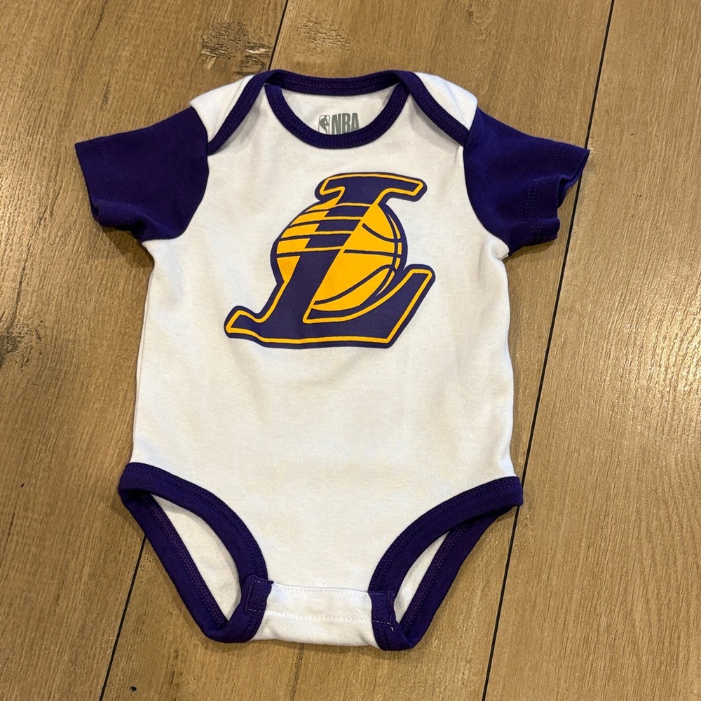 NBA Lakers Kids Bodysuit Size 3-6 Months